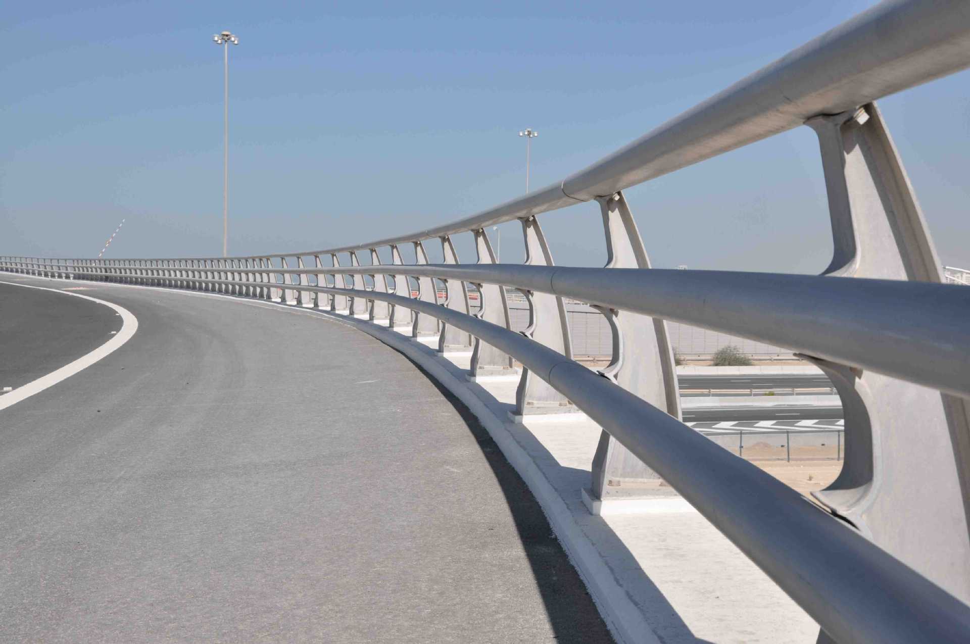 橋梁護欄，橋梁欄桿