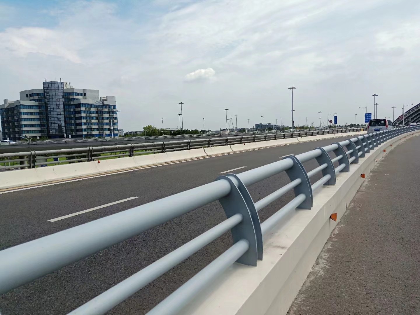 交通護欄，交通護欄廠家