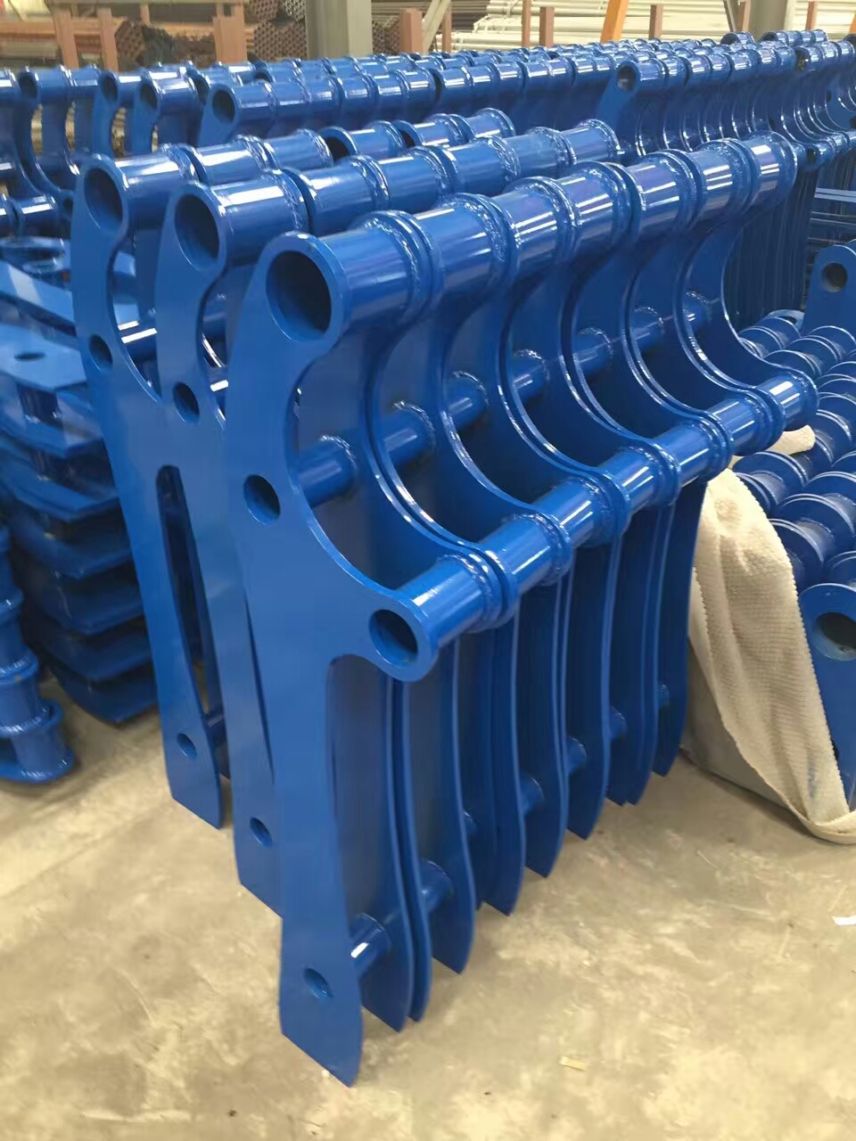 護(hù)欄立柱，橋梁護(hù)欄支架